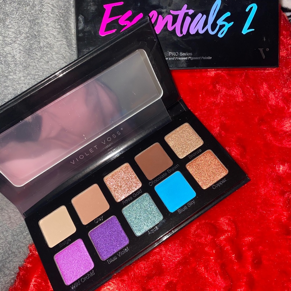 Violet Voss eyeshadow palette